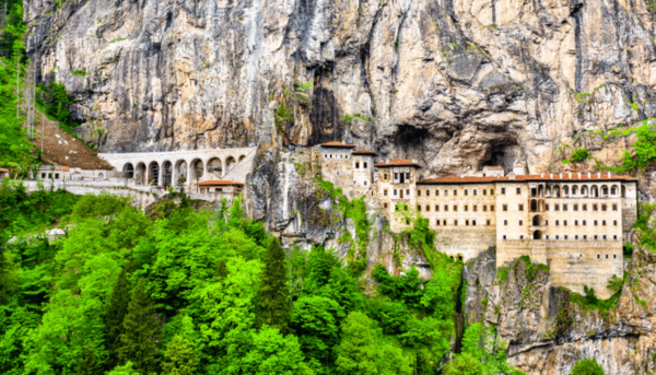 Trabzon Çıkışlı Sümela Manastırı Karaca Mağarası Hamsiköy Turu